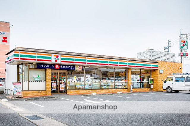 コンビニ　セブンイレブン（コンビニ）まで158m