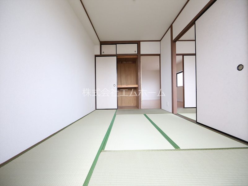 その他部屋・スペース　南側にある和室6帖（収納充実してます）