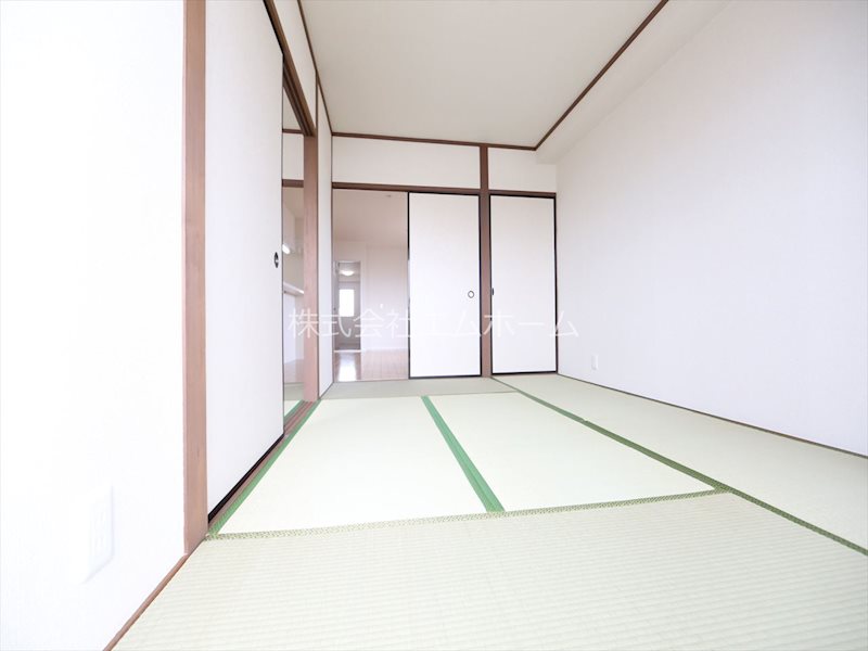 その他　南側にある和室6帖（収納充実してます）