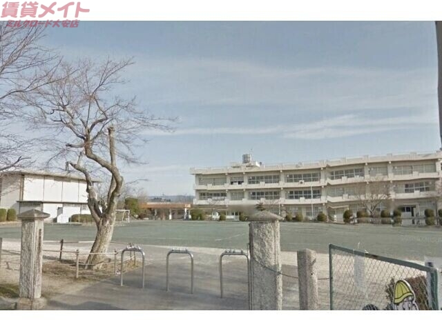 小学校　いなべ市立丹生川小学校（小学校）まで1491m