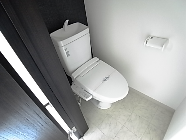 トイレ　※新築物件につき同一施工会社の物件のイメージ写真です。