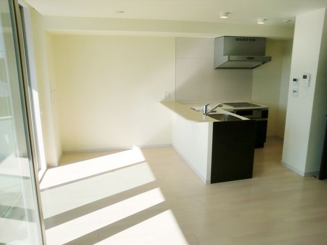 居室・リビング　★南向きで大変明るいリビングです★