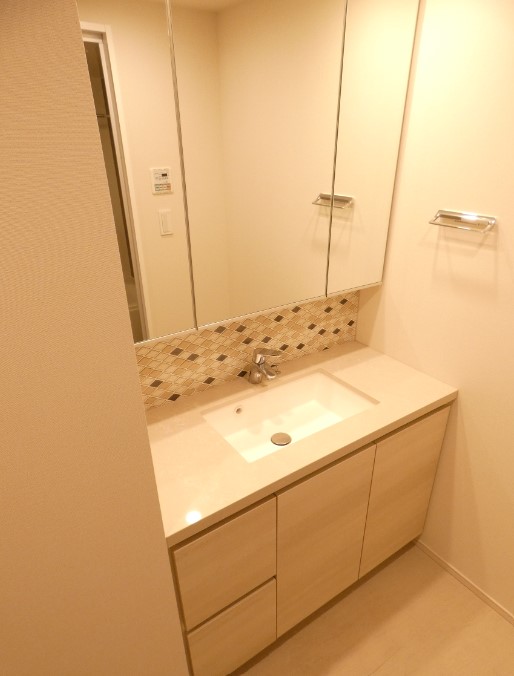 洗面設備　反転タイプ