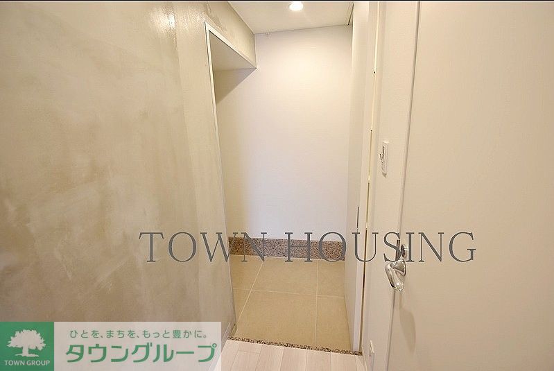玄関　お部屋探しは株式会社　タウンハウジング　までお気軽にお問合…