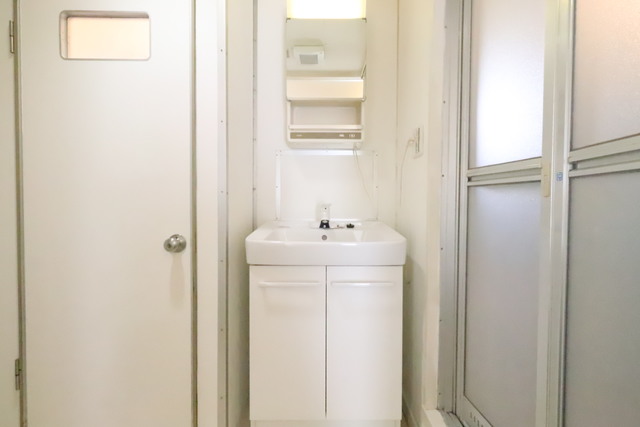 洗面設備　独立洗面台新品です