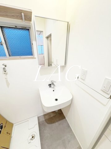 洗面設備　独立洗面台になります。