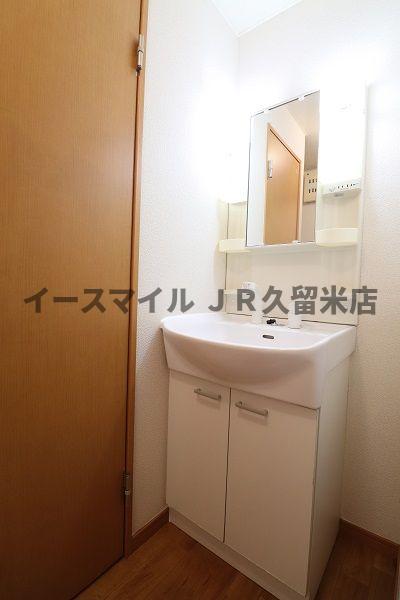 洗面設備　独立洗面化粧台付き