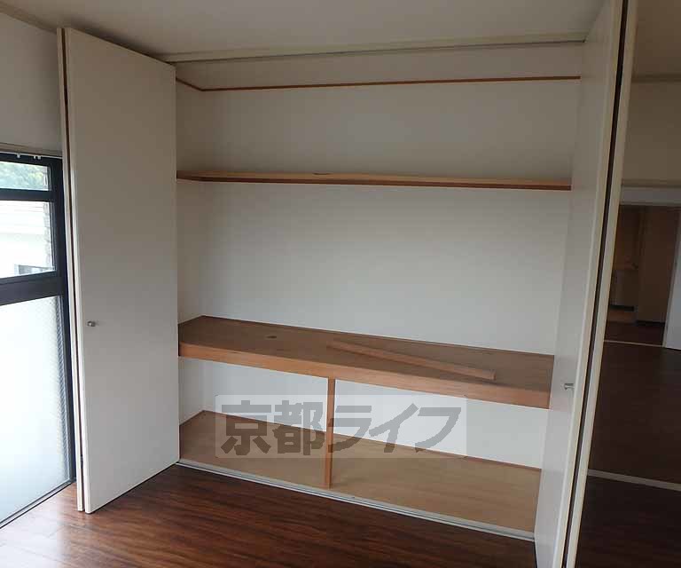 収納　お荷物はこちらへ