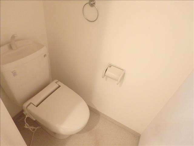 トイレ　バストイレ別。