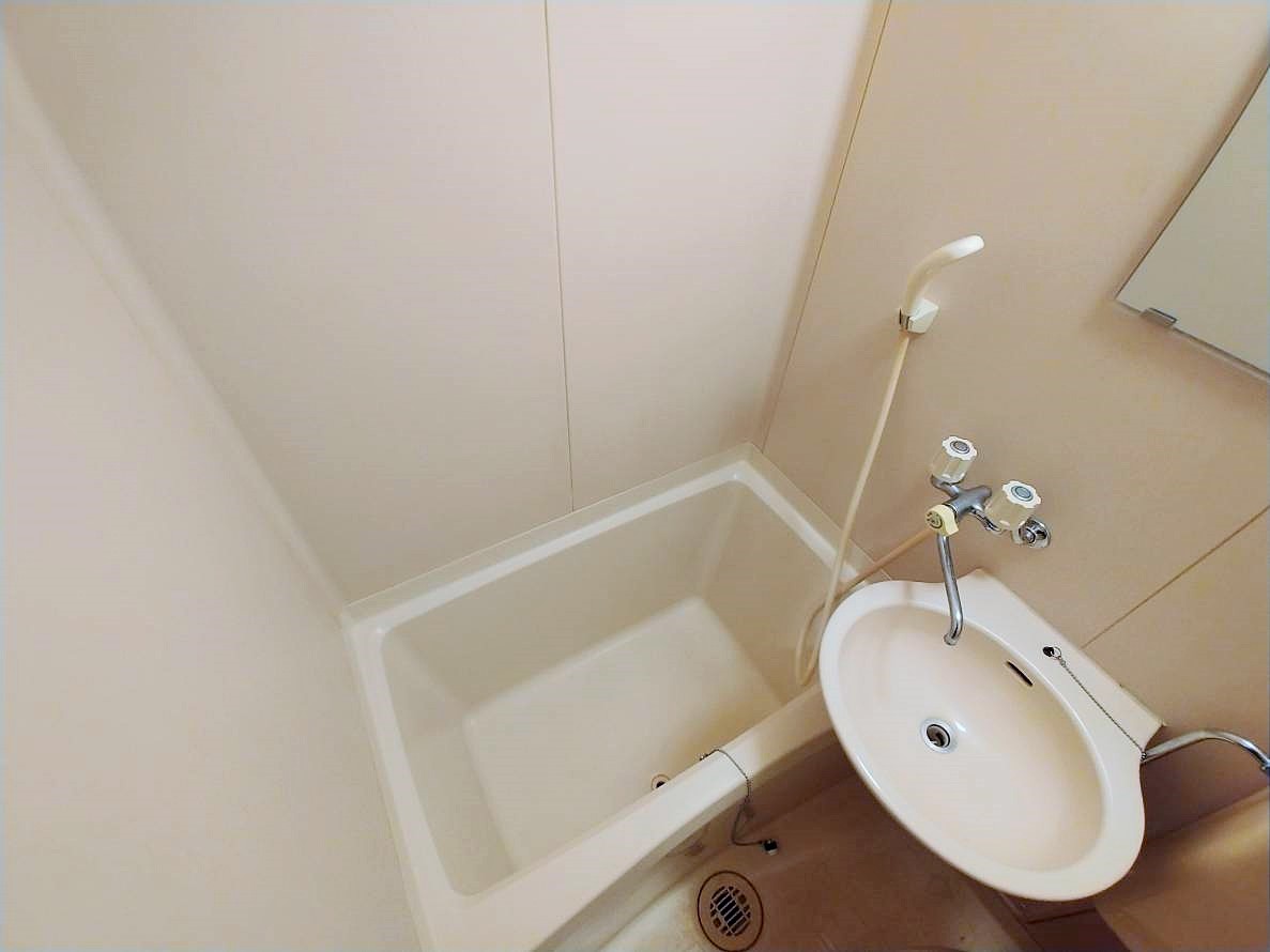 バス・シャワールーム　別のお部屋の参考写真です