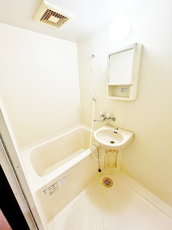 バス・シャワールーム　★浴室/洗面台★