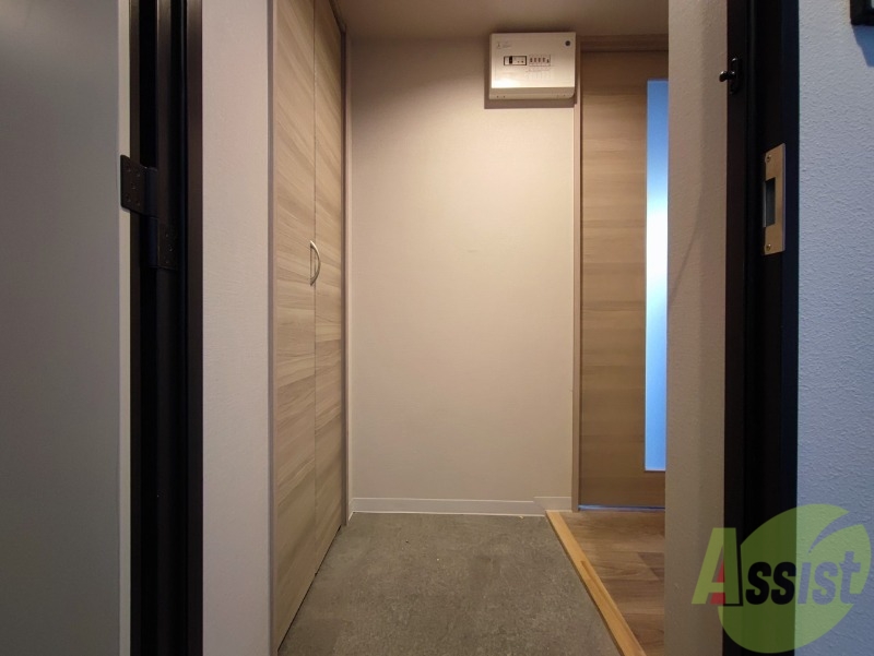 玄関　玄関の様子です。明るい印象ですね。気分もあがりそう。