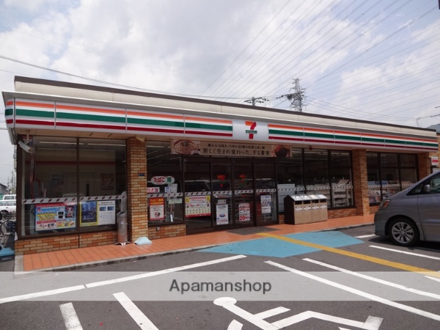 コンビニ　セブンイレブン（コンビニ）まで386m