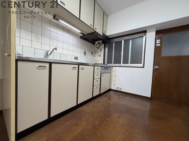 キッチン　コンパクトなキッチンで掃除もラクラク