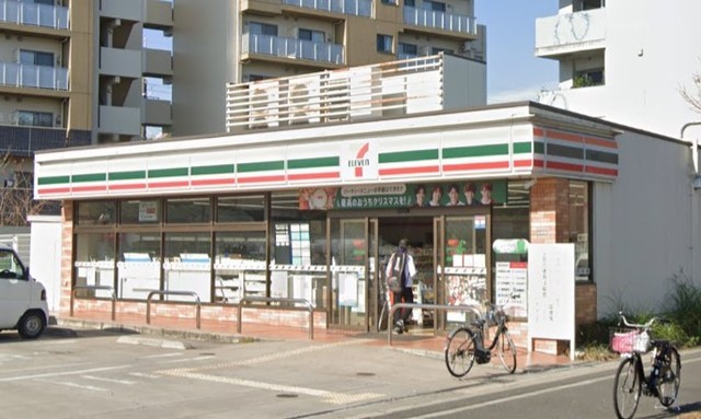 コンビニ　セブンイレブン　千里万博公園西口店（コンビニ）まで451m