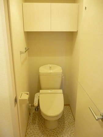 トイレ　温水洗浄便座