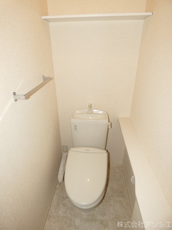 トイレ　ウォシュレット便座