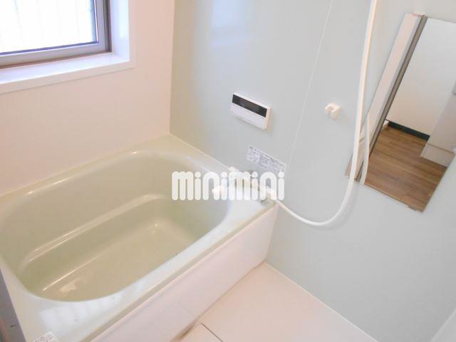 バス・シャワールーム　追い焚き付きのお風呂です