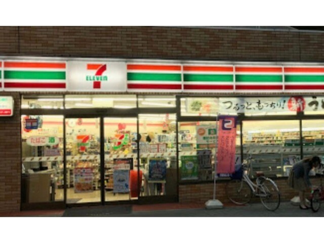 コンビニ　セブンイレブン大阪江戸堀3丁目店（コンビニ）まで149m