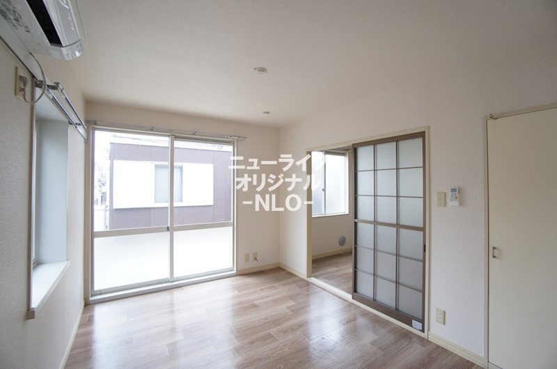 居室・リビング　洋室5.9帖　お部屋を快適に保つエアコン付きです！