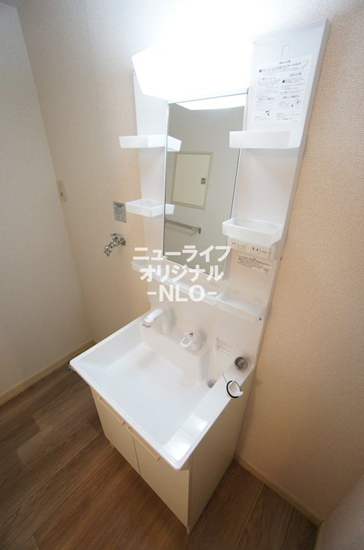 洗面設備　忙しい朝の身支度に役立つ洗髪洗面台☆