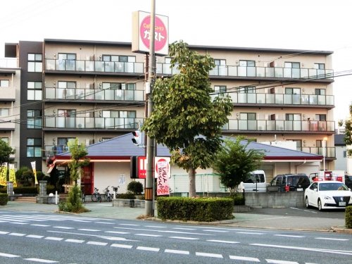 飲食店　ガスト 十三店（飲食店）まで522m