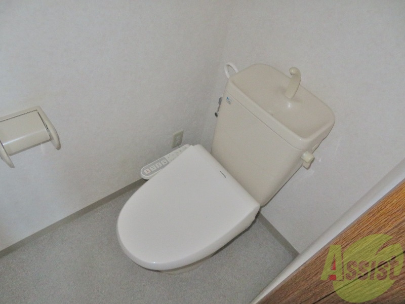トイレ　温水機能トイレで毎日快適に使用出来ますね。