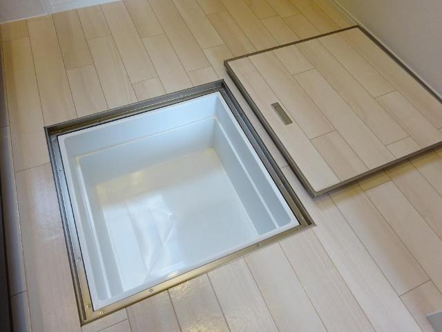 収納　床下収納