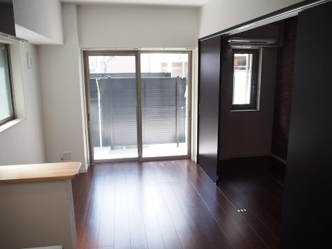 居室・リビング　室内