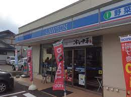 コンビニ　ローソン札幌北13条東店（コンビニ）まで124m