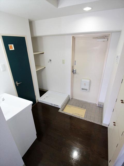 その他　松山市山越　エンブレム山越　玄関