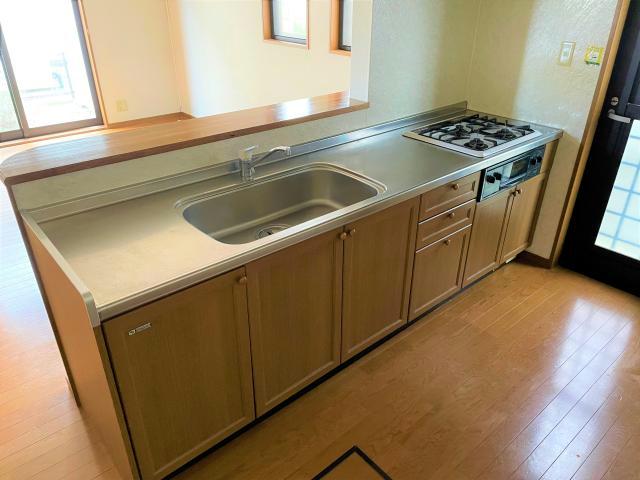 キッチン　システムキッチン（３口）