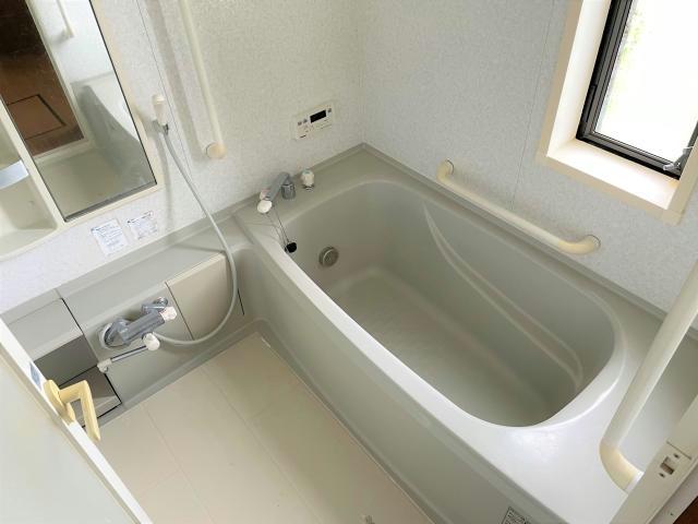 バス・シャワールーム　追い焚き付きバス