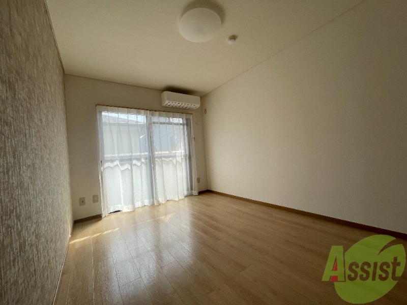 その他部屋・スペース　寝室としても使える洋室のお部屋です。