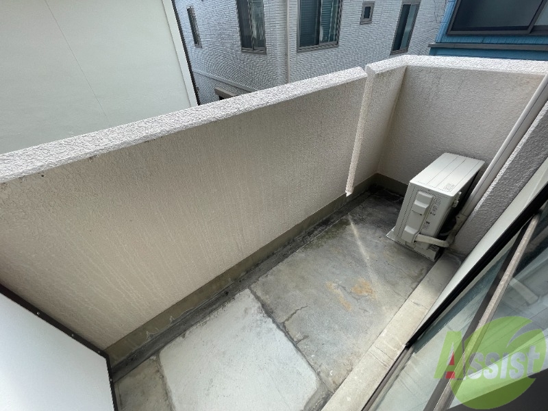 バルコニー　洗濯物がたくさん干せるバルコニーで嬉しいですね。