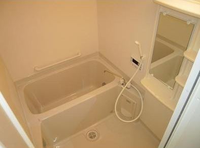 バス・シャワールーム　バスルームです。別室写真。現状優先。