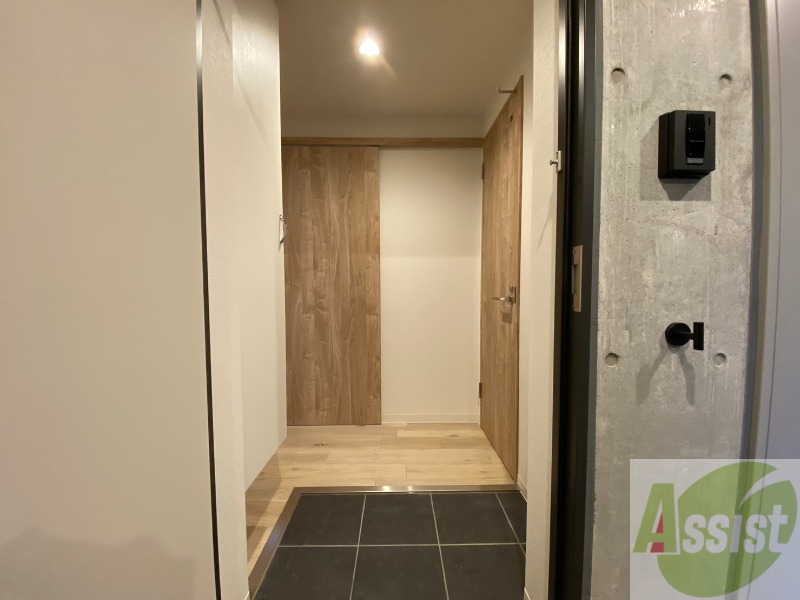 玄関　玄関の様子です。明るい印象ですね。気分もあがりそう。