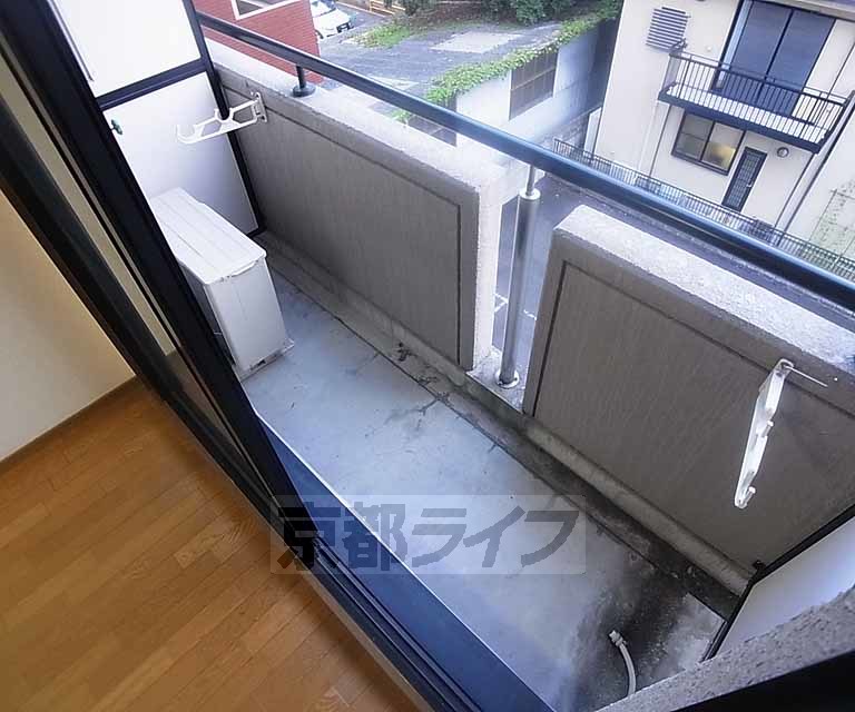 バルコニー　日当たりの良いバルコニー。