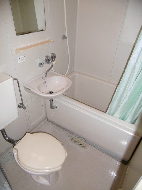 バス・シャワールーム　写真は203号室です（参考）
