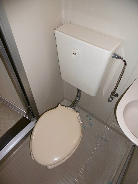 トイレ　写真は203号室です（参考）