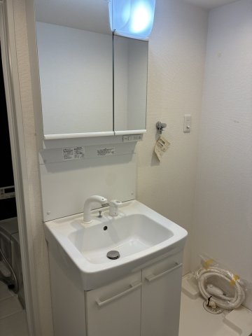 洗面設備　スペースが確保できる洗面所です