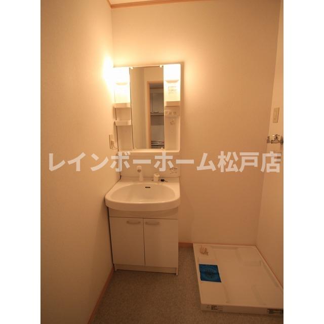 洗面設備　使いやすい洗面所です