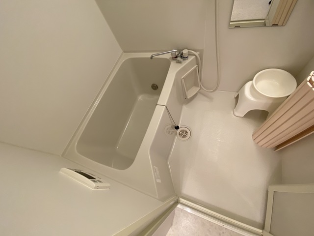 バス・シャワールーム　追い焚きも出来るポカポカバスルーム。