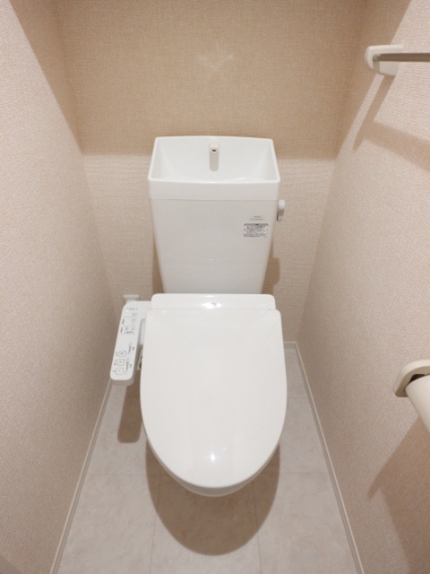 トイレ　温水洗浄暖房便座