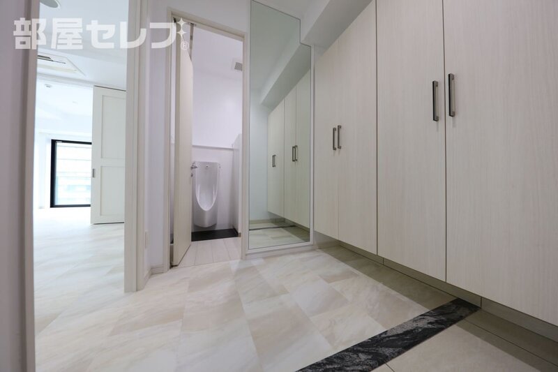 玄関　１４０１号室写真