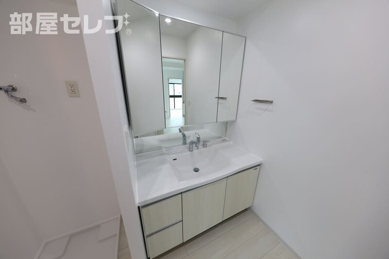 洗面設備　１４０１号室写真