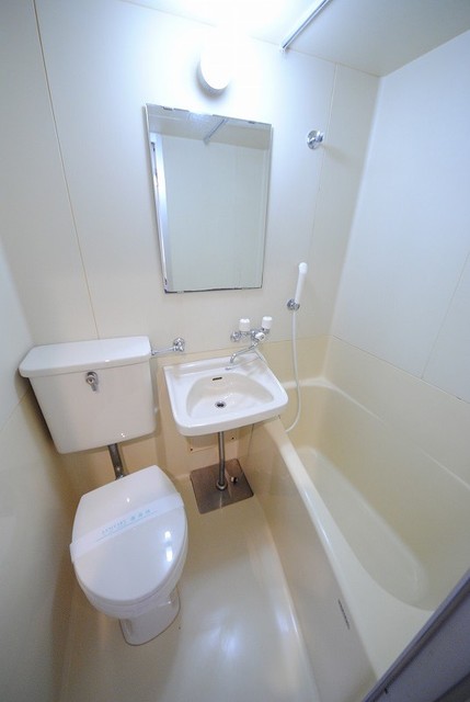 バス・シャワールーム　写真は３０６号室