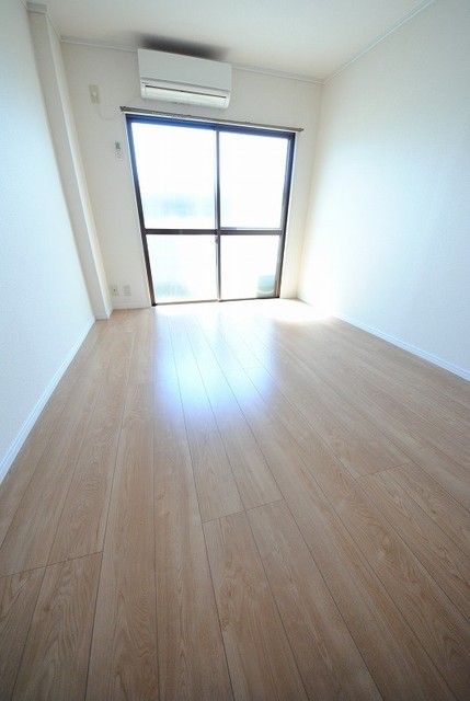 居室・リビング　写真は３０６号室