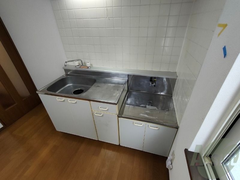 キッチン　キッチンです。ご自身でコンロを設置していただけます。