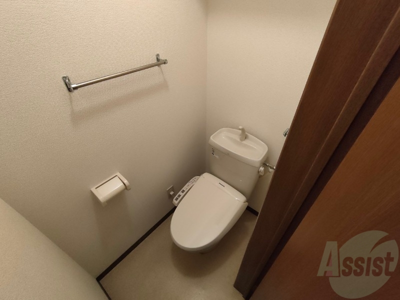 トイレ　トイレです。ウォシュレット付を探している方、おすすめです。